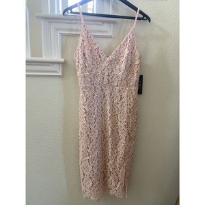 Lulu’s Blush Midi Dress NWT Small